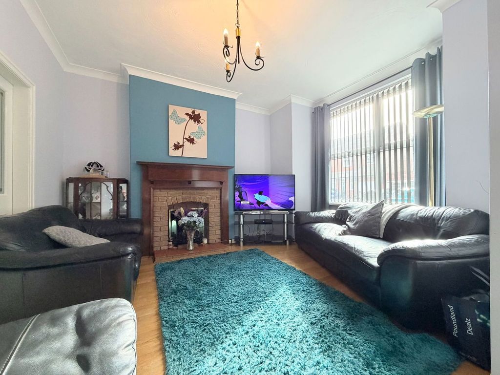 Property photo 2 of 35