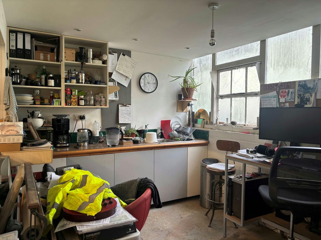 Property photo 2 of 2 Int 2.Jpg