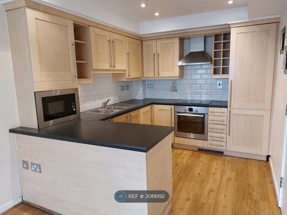 Property photo 1 of 8 Kitchen
