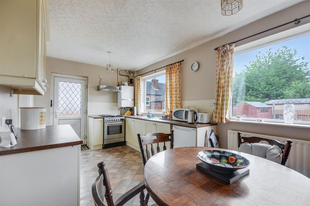 Property photo 2 of 22 Kitchen Diner_4.Jpeg