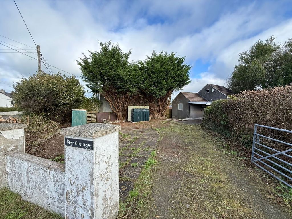 Property photo 2 of 19