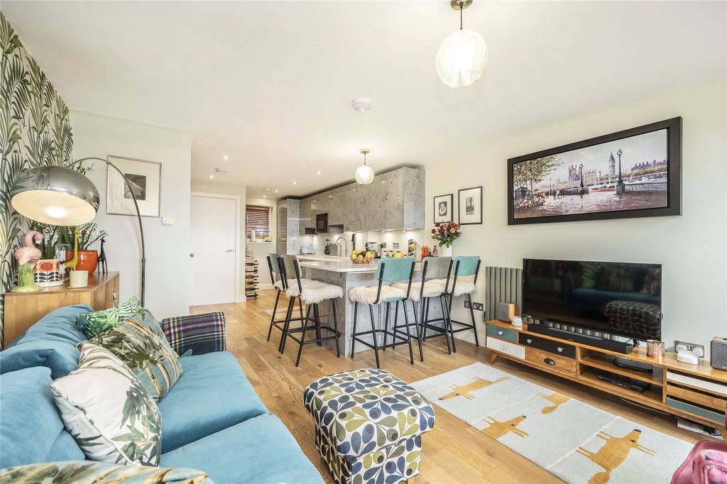 Property photo 2 of 16 Reception