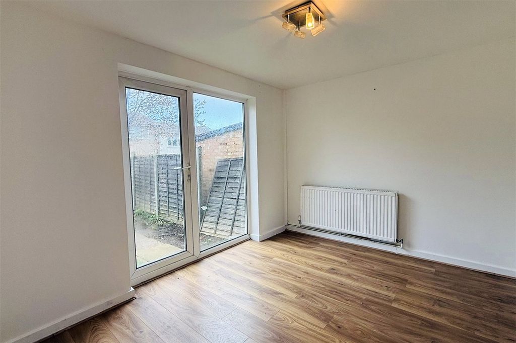 Property photo 2 of 8 Picture No. 02