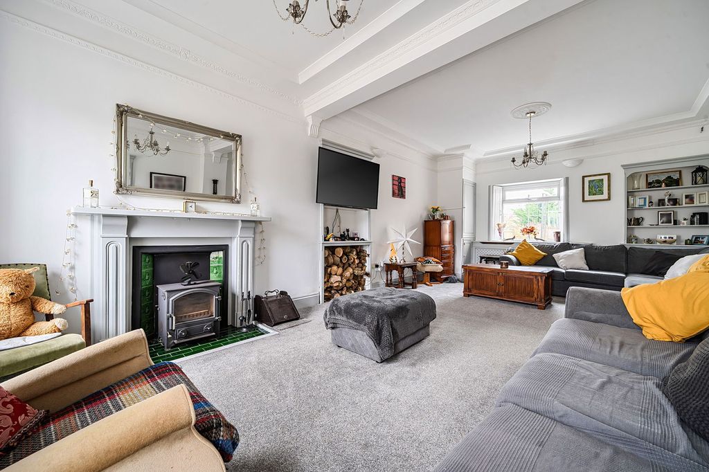 Property photo 3 of 19