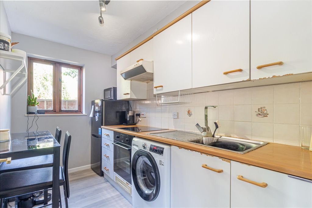 Additional image 7 of 1 bed flat for saleOtter Lane, Worcester WR5