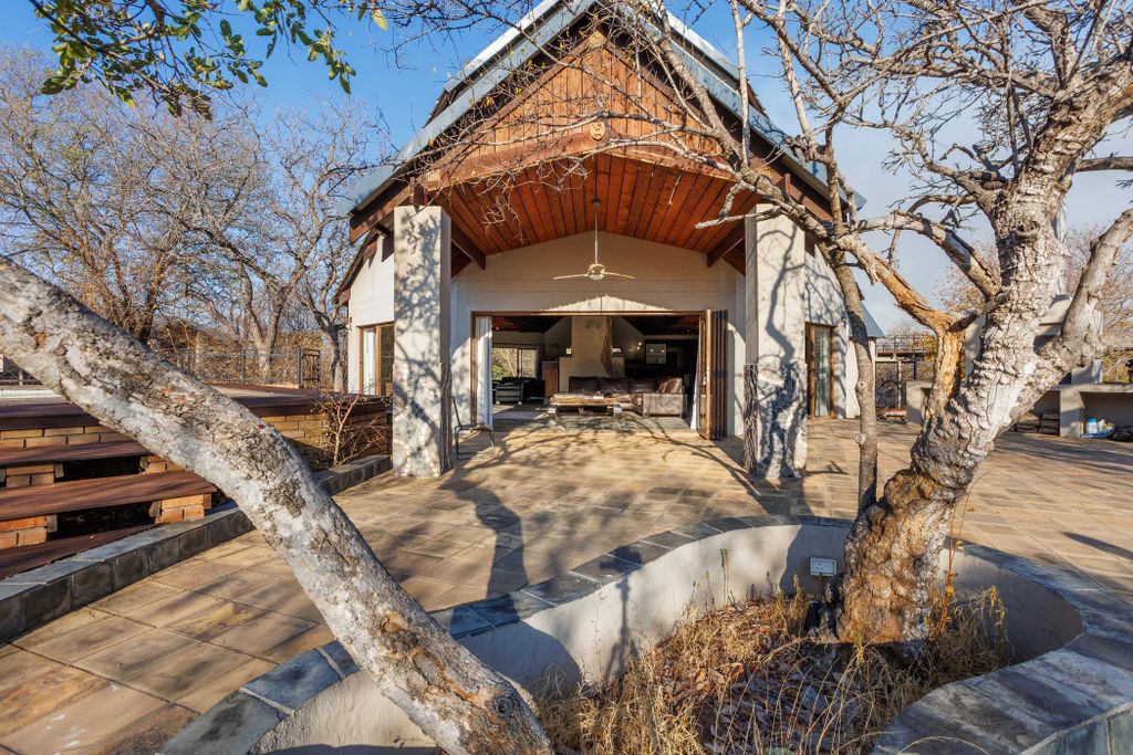 Property photo 3 of 60 1Hs1710697