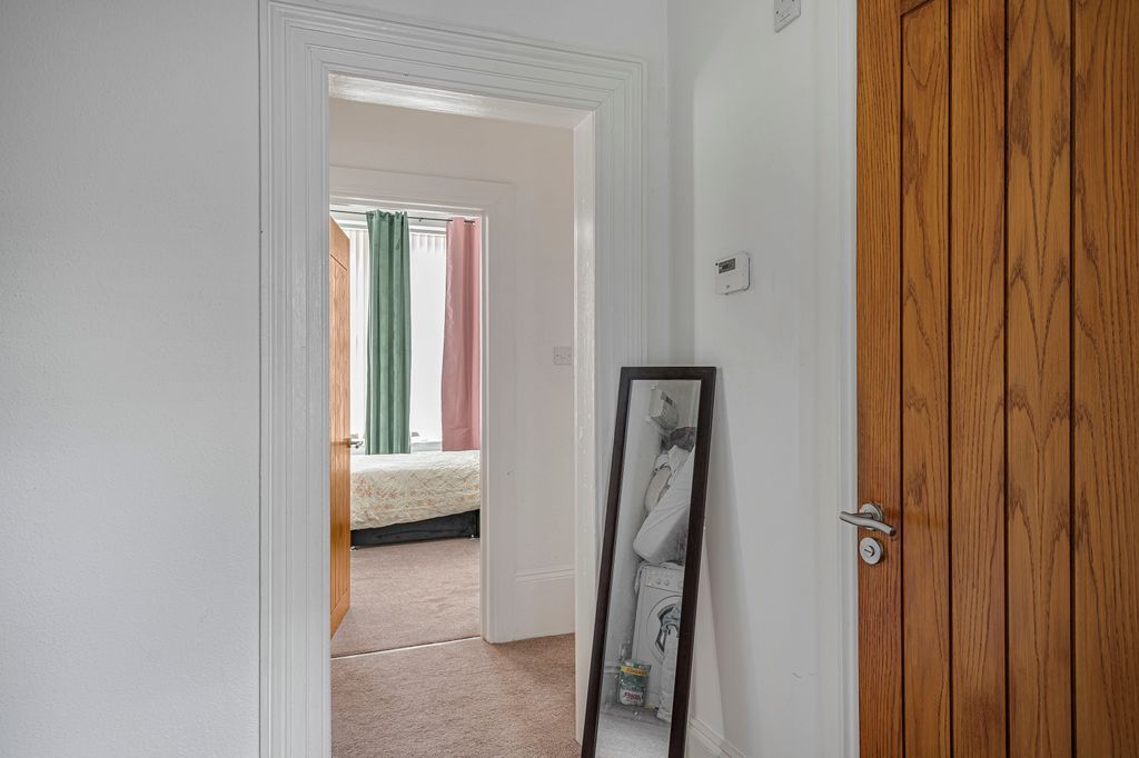 Additional image 5 of 4 bed flat for saleQueen Street, Newton Abbot TQ12