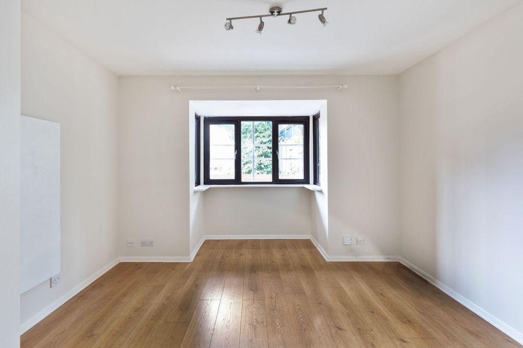 Property photo 3 of 10 Living_Room (Example)