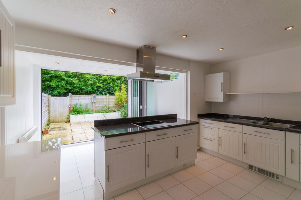 Property photo 2 of 9 Image