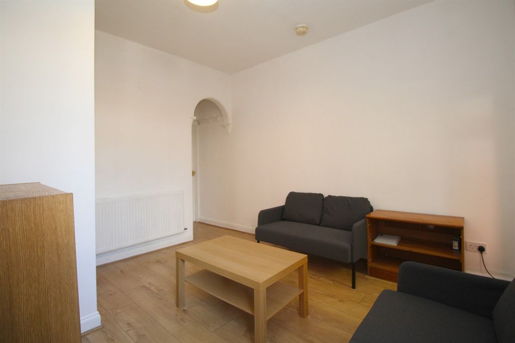 Property photo 2 of 26 Lounge