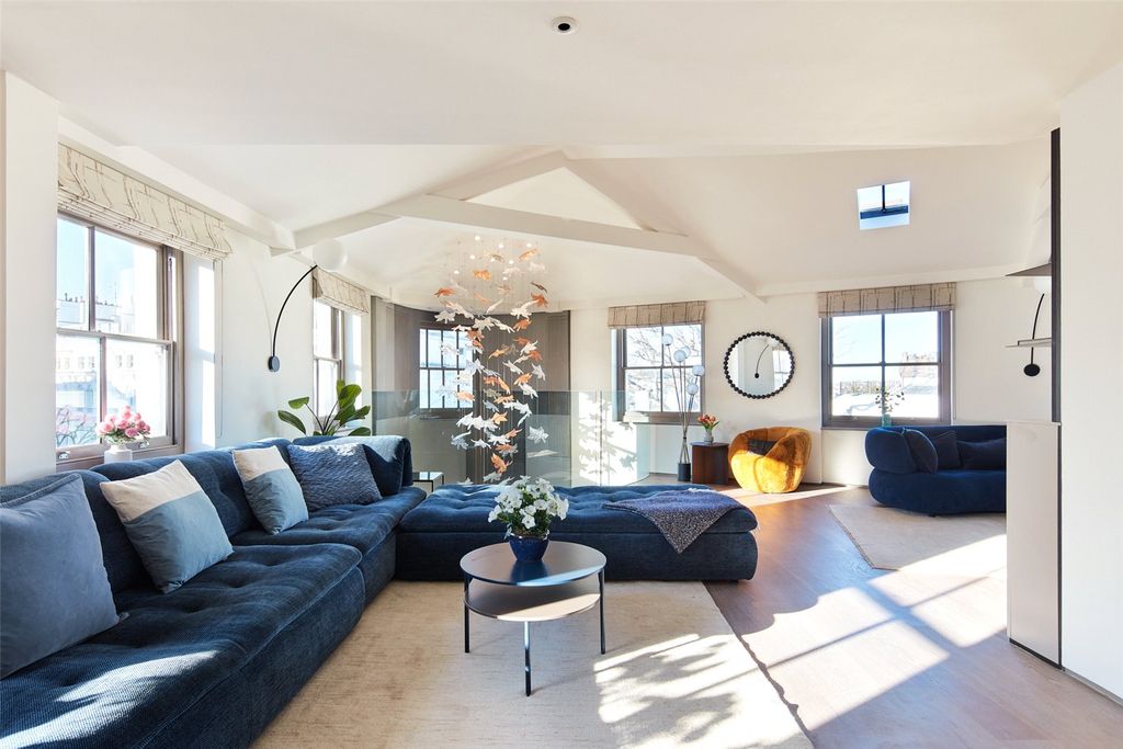 Property photo 2 of 27 Picture No. 49