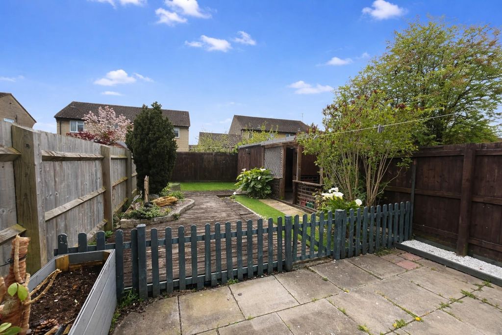 Property photo 2 of 10 Garden