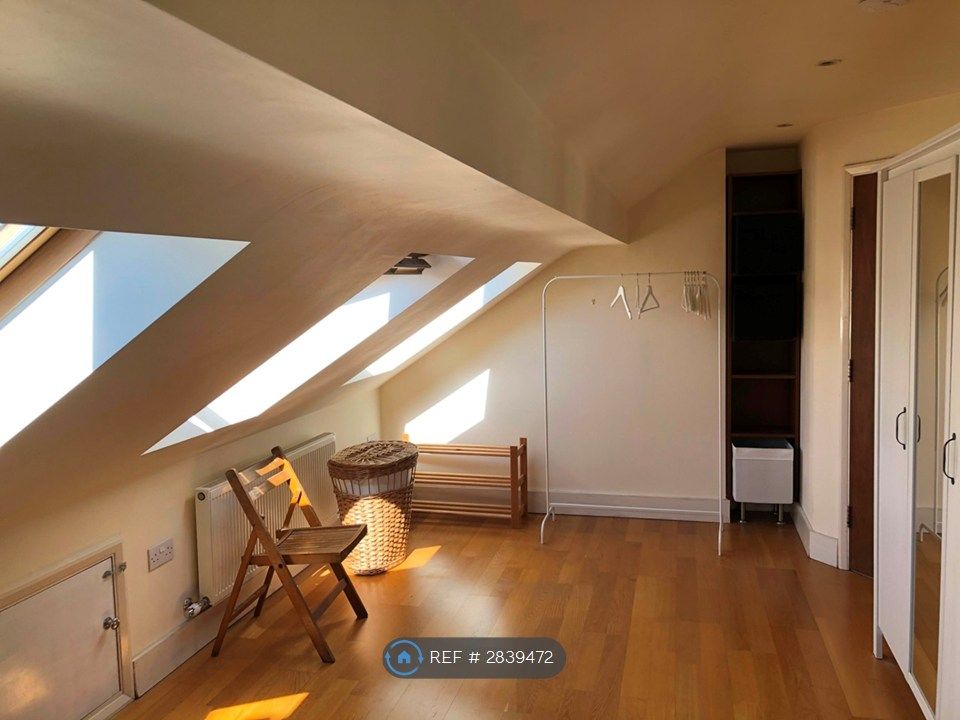 Property photo 3 of 6 Bedroom 1