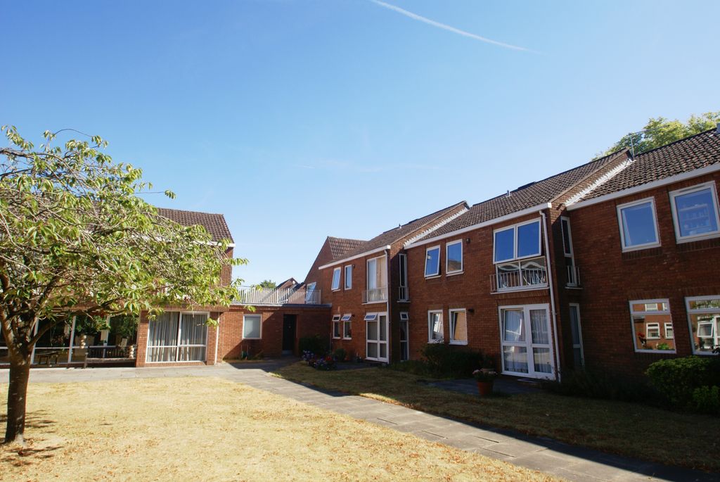 Property photo 1 of 5