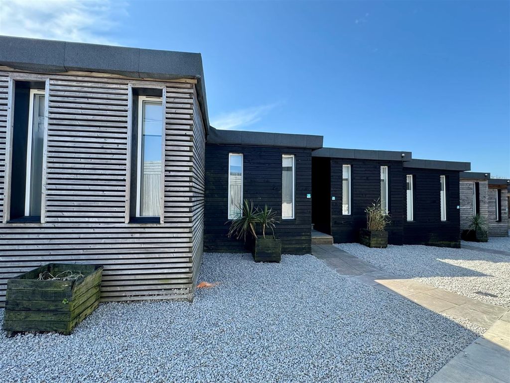 Property photo 1 of 9 14 Drydock