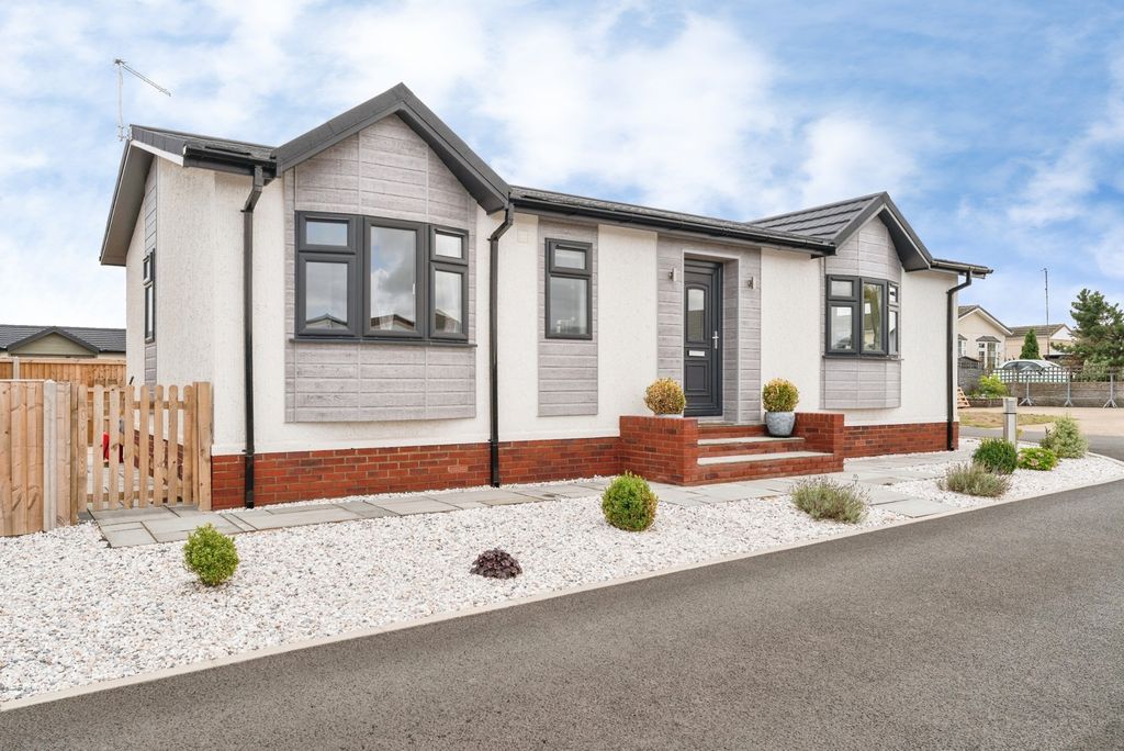 Property photo 1 of 19 Pbox-Img.Jpg