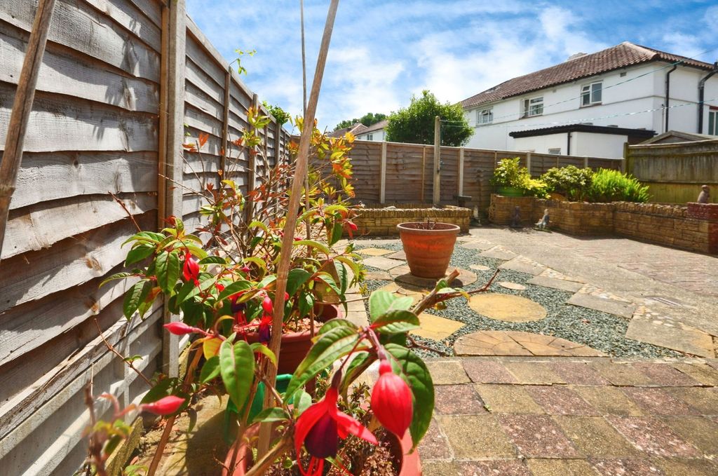 Property photo 2 of 19