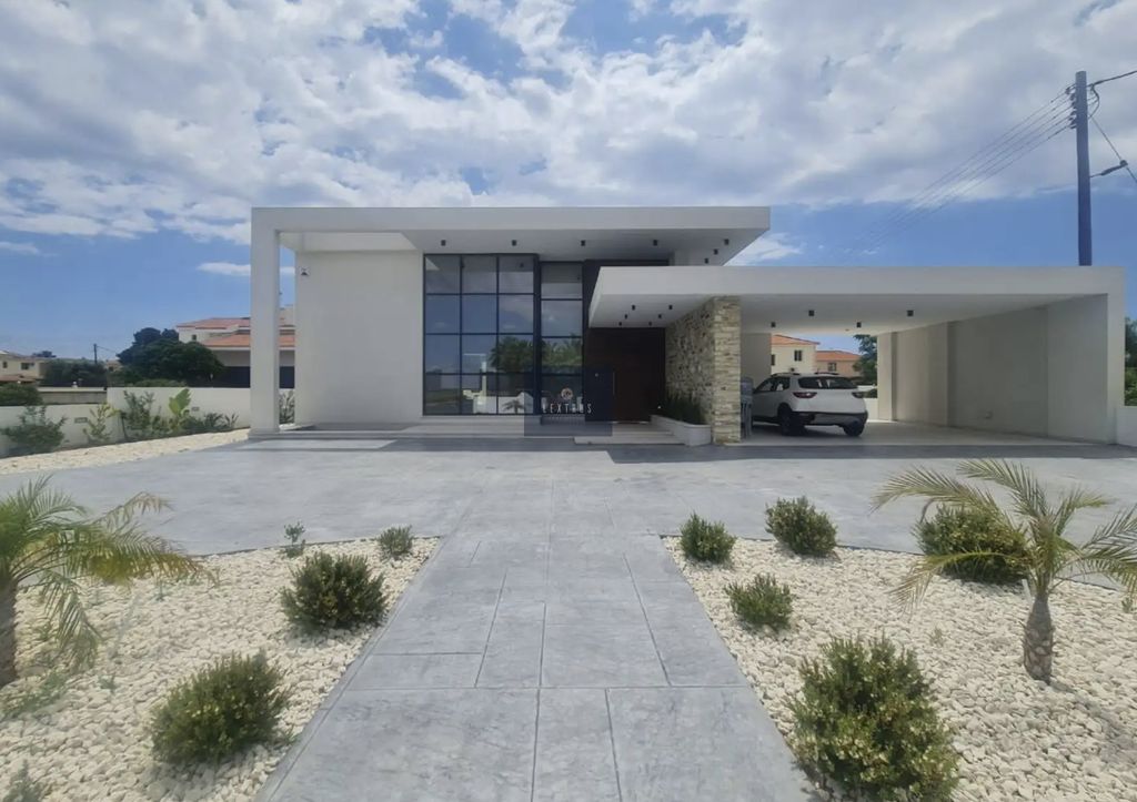 Property photo 1 of 5