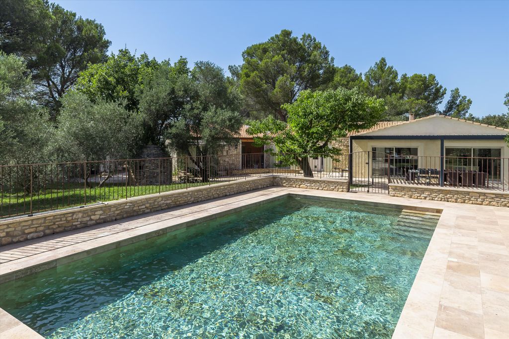 Property photo 1 of 18 Image