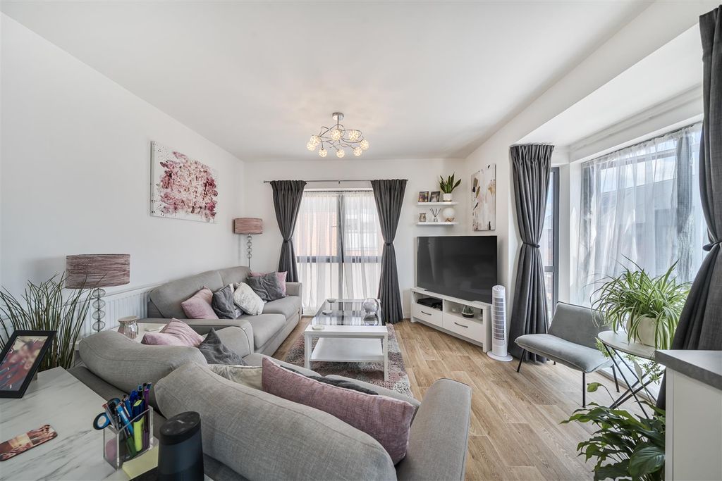 Property photo 2 of 15 Living Area 1