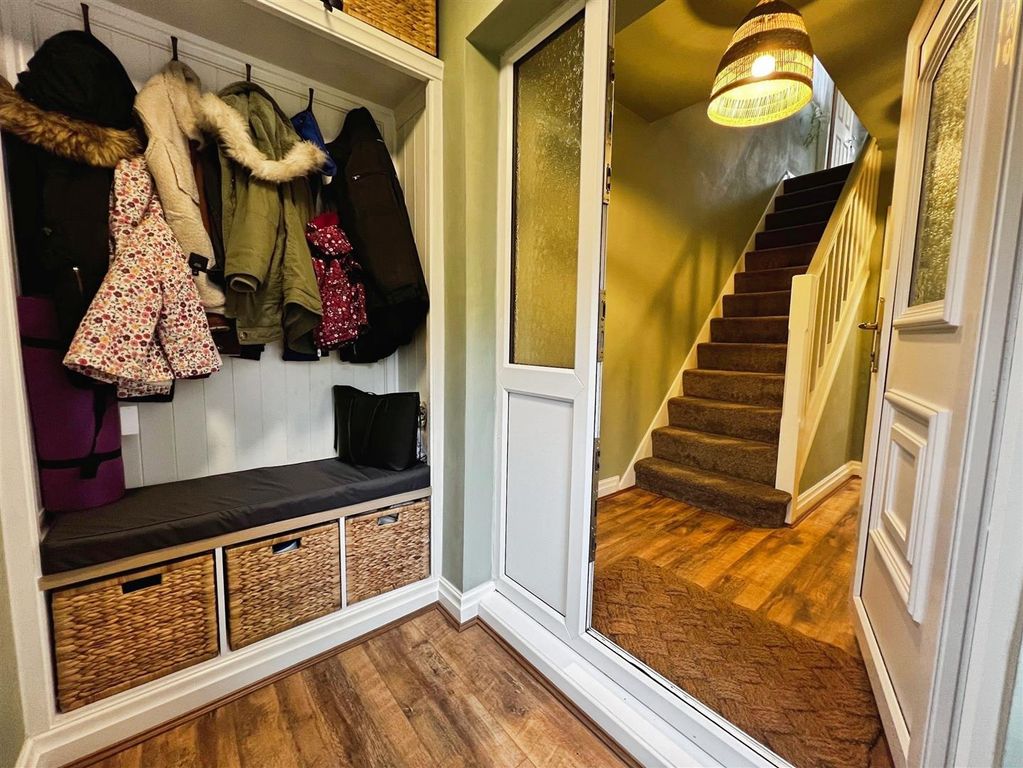 Property photo 2 of 20 Porchway & Entrance Hall