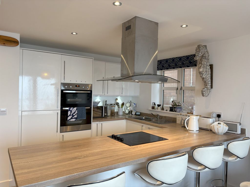 Property photo 3 of 25