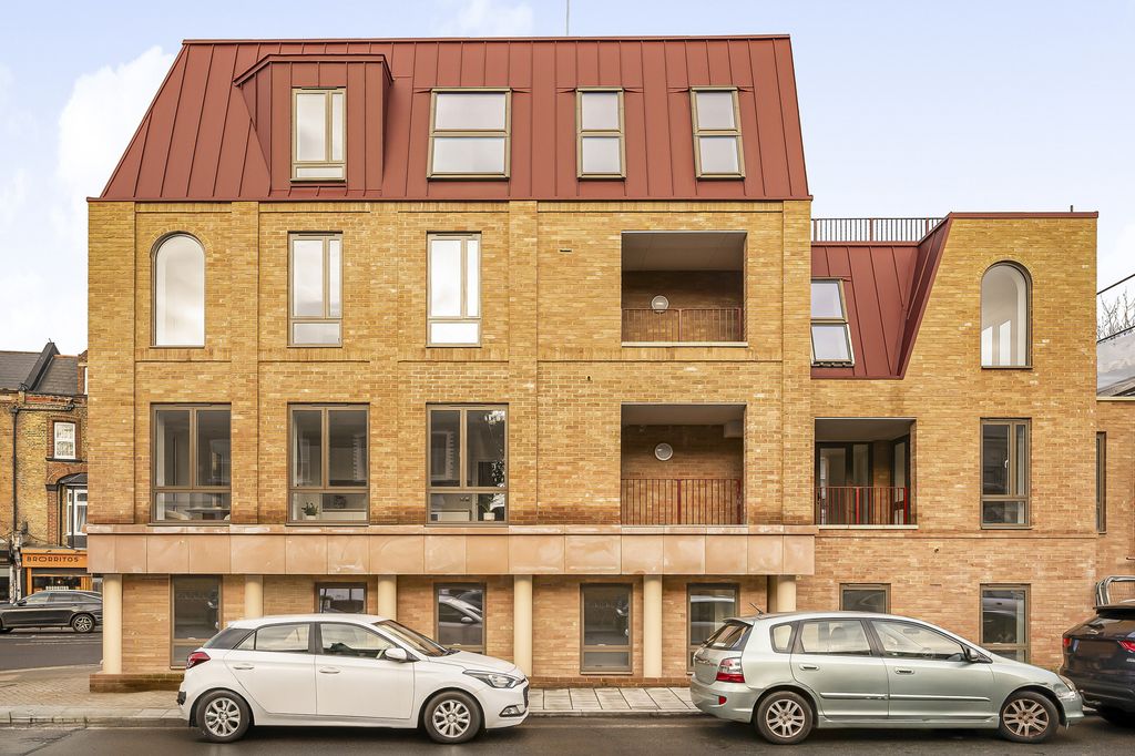 Property photo 2 of 8