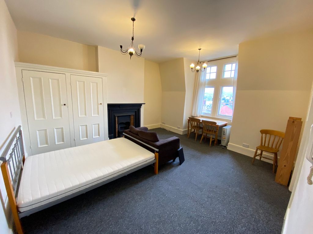 Property photo 1 of 3