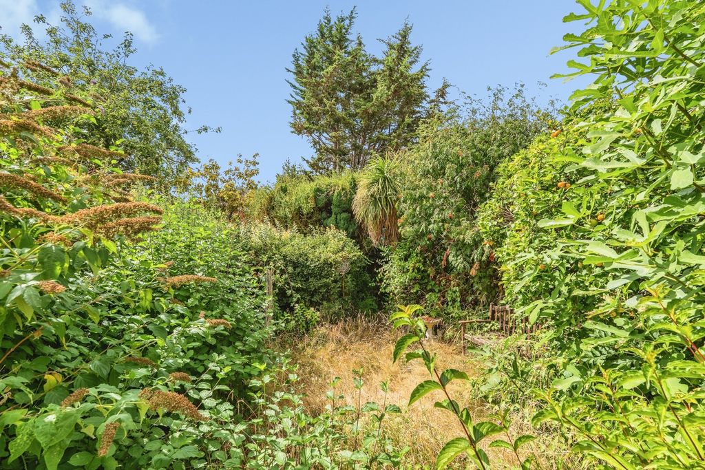 Property photo 3 of 17 Pbox-Img.Jpg