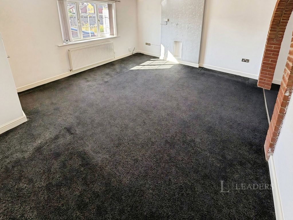 Property photo 2 of 13 Lounge