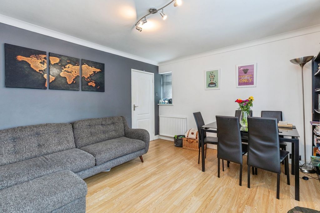 Property photo 3 of 17 Pbox-Img.Jpg