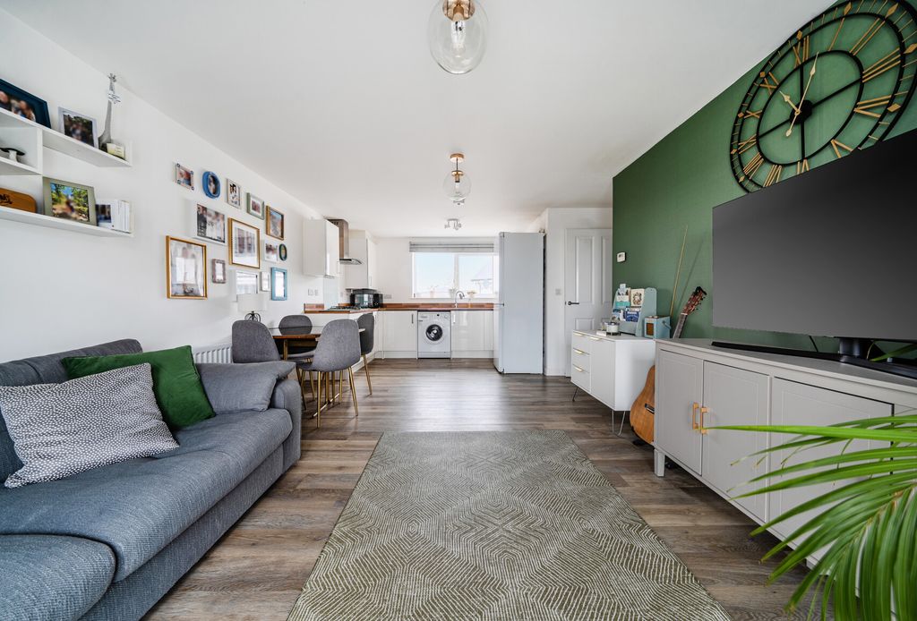 Property photo 2 of 19 1436624-3-69cd054...