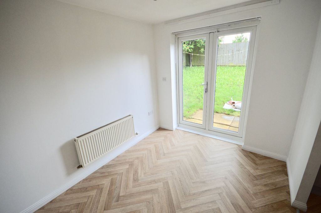 Property photo 3 of 22 Picture No. 23
