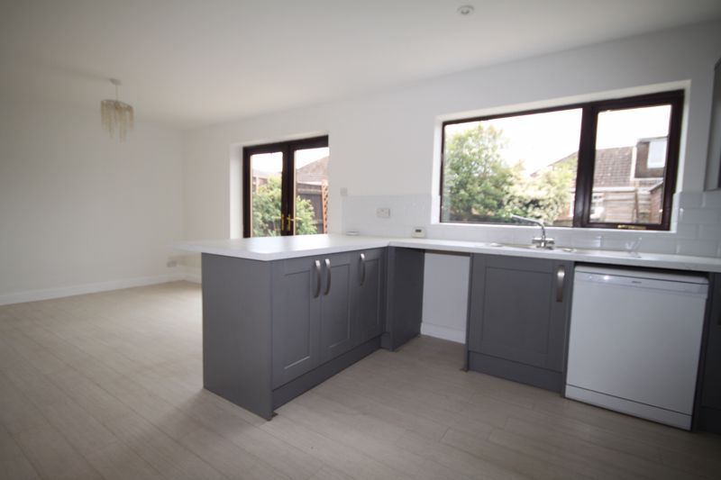 Property photo 2 of 10 Kitchen Diner