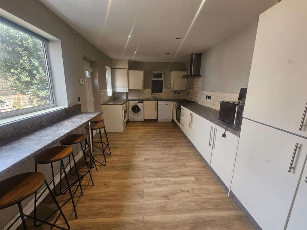 Property photo 2 of 22 1000048540.Jpg