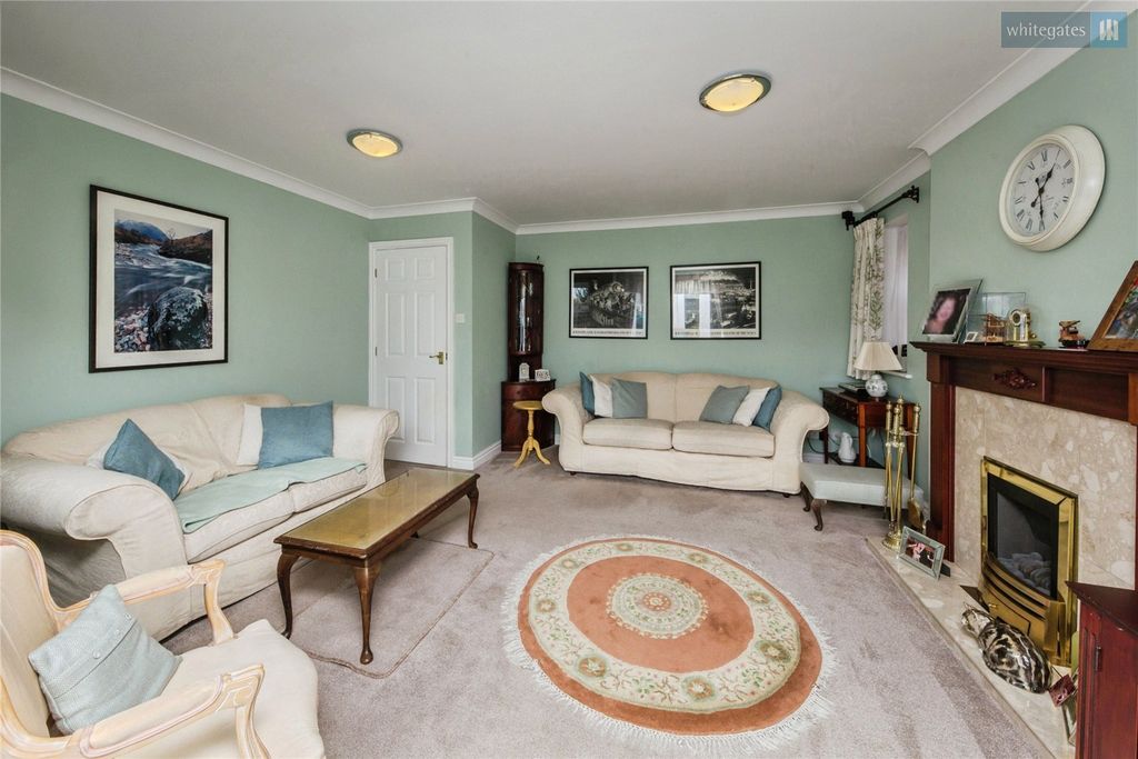 Property photo 3 of 21 Picture No. 27