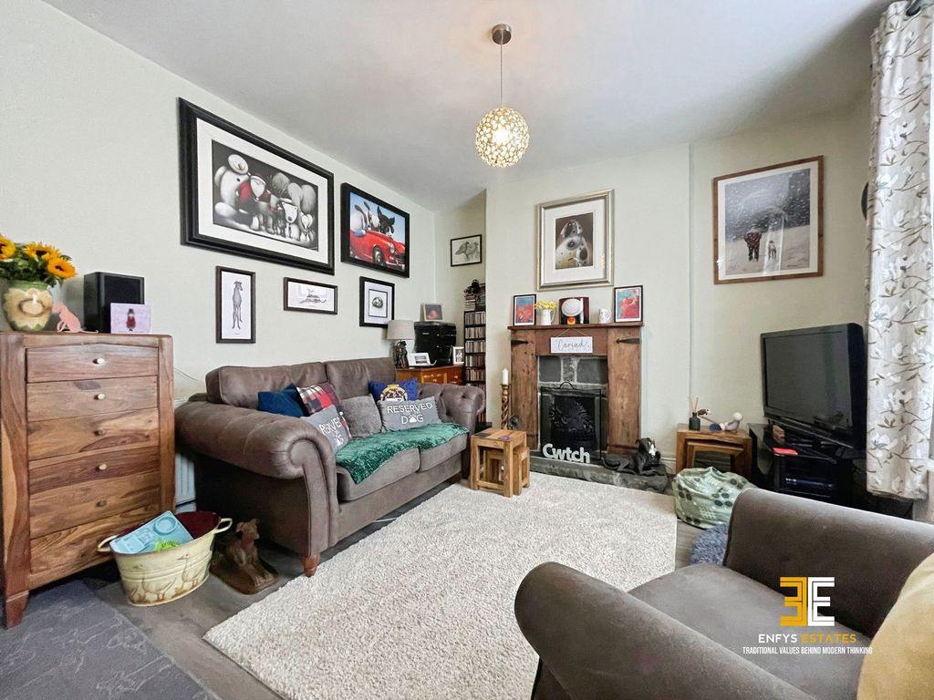 Property photo 2 of 26