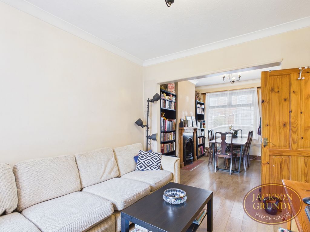 Property photo 3 of 17 Byron Street