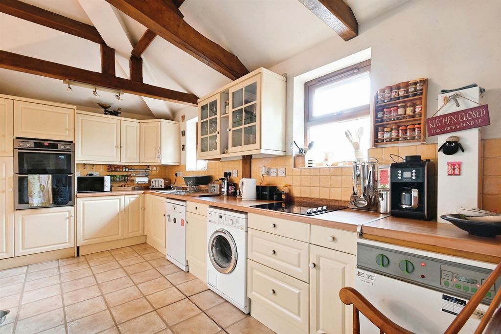 Property photo 2 of 13