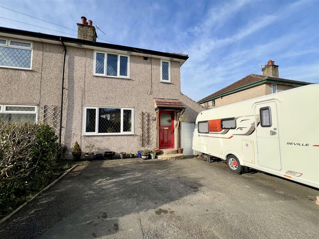 Property photo 1 of 19 External