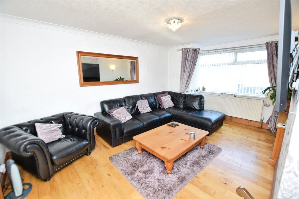 Property photo 2 of 25 Picture No. 37