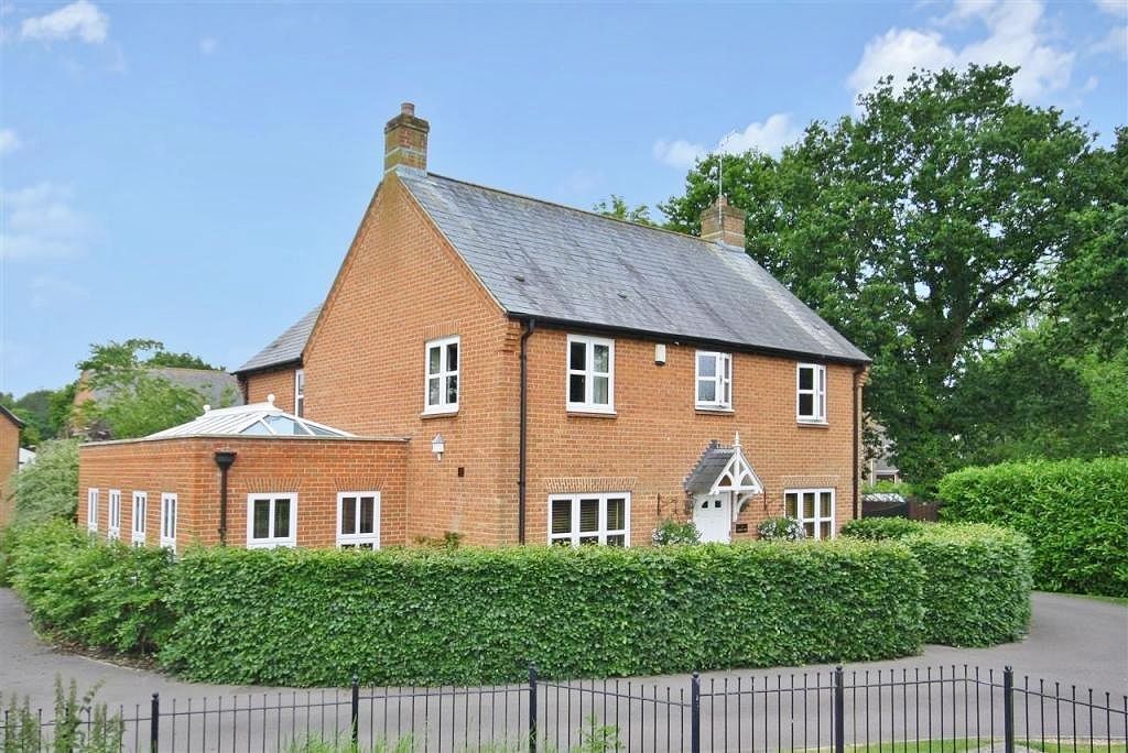 Property photo 1 of 28