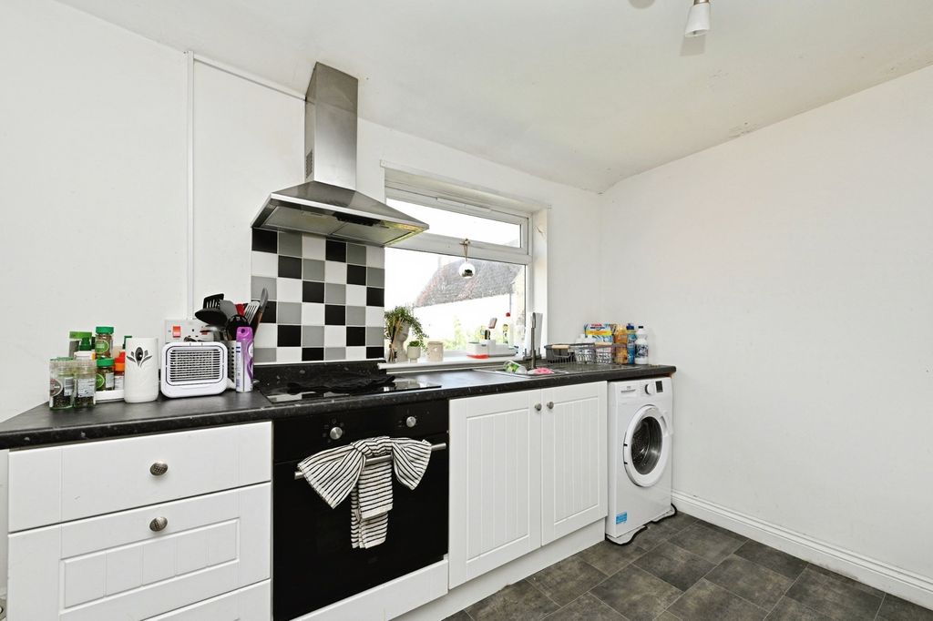 Property photo 3 of 17 Photo