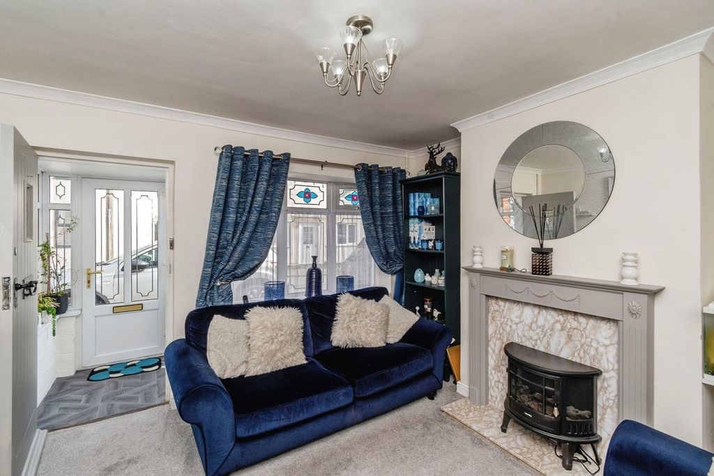 Property photo 3 of 17