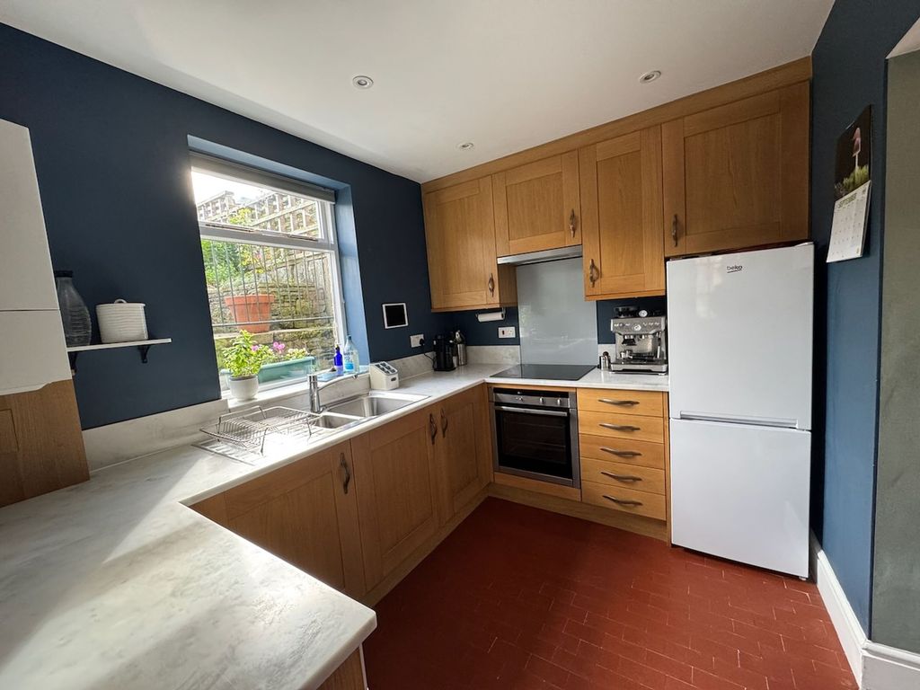 Property photo 3 of 29 Kitchen