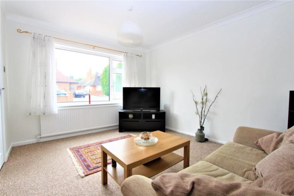 Property photo 3 of 10 112579_606528882136_L_Img_03_0000