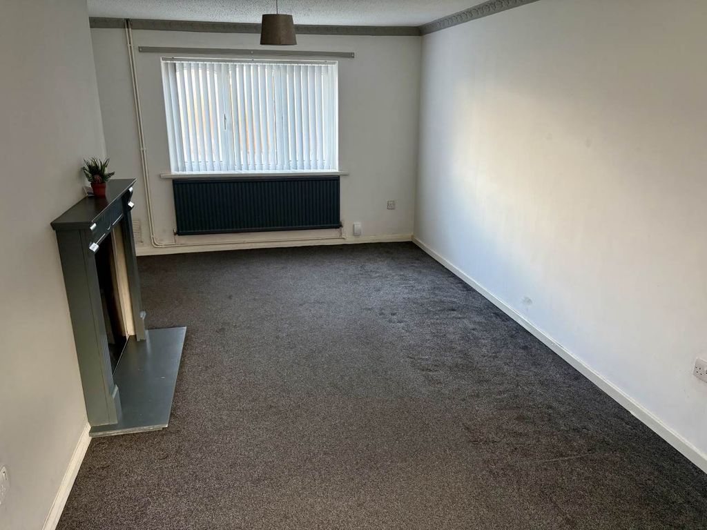 Property photo 2 of 15 Lounge 2