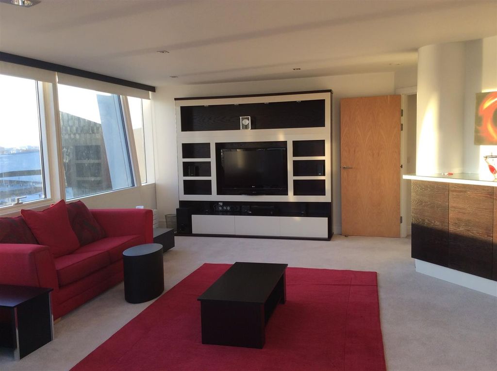 Property photo 3 of 9 663.Jpg