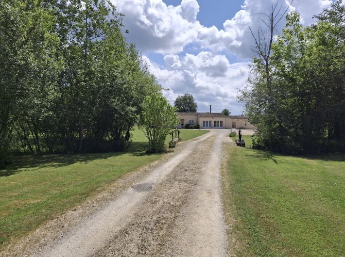 Property photo 3 of 27