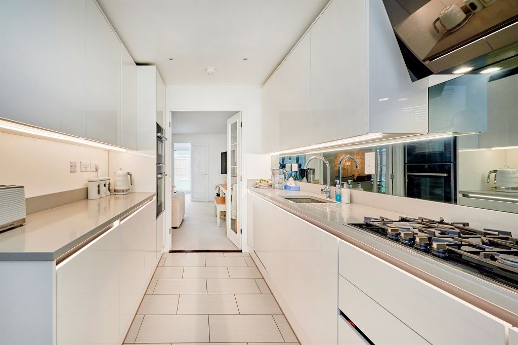 Property photo 3 of 28